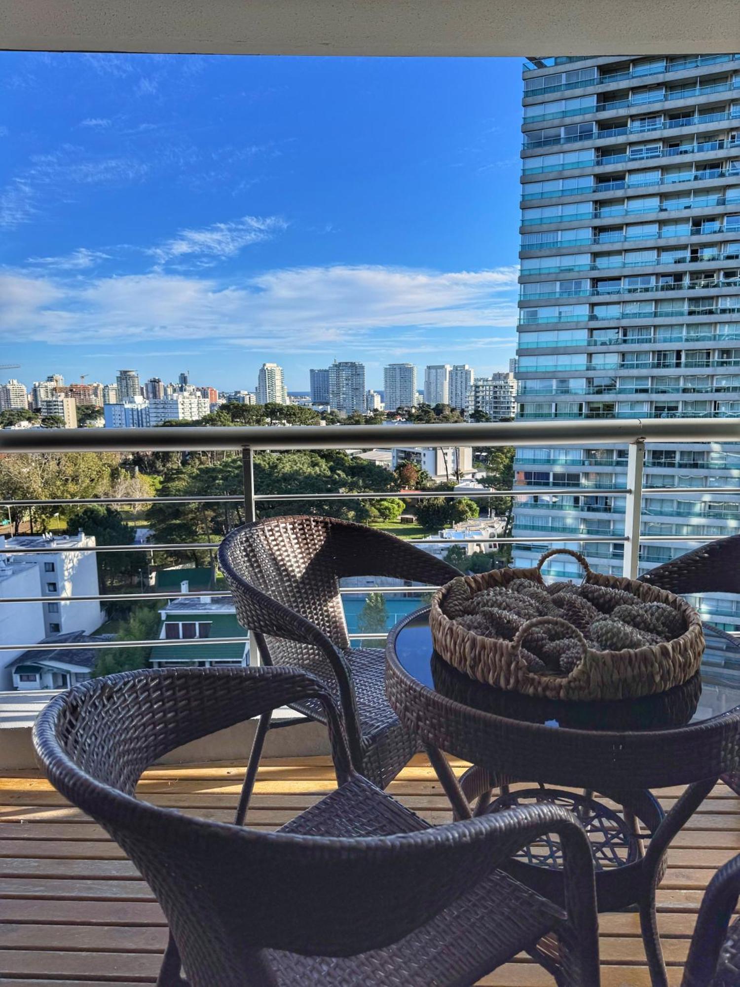 Apartamentos Torre Tressesenta Пунта дел Есте Стая снимка