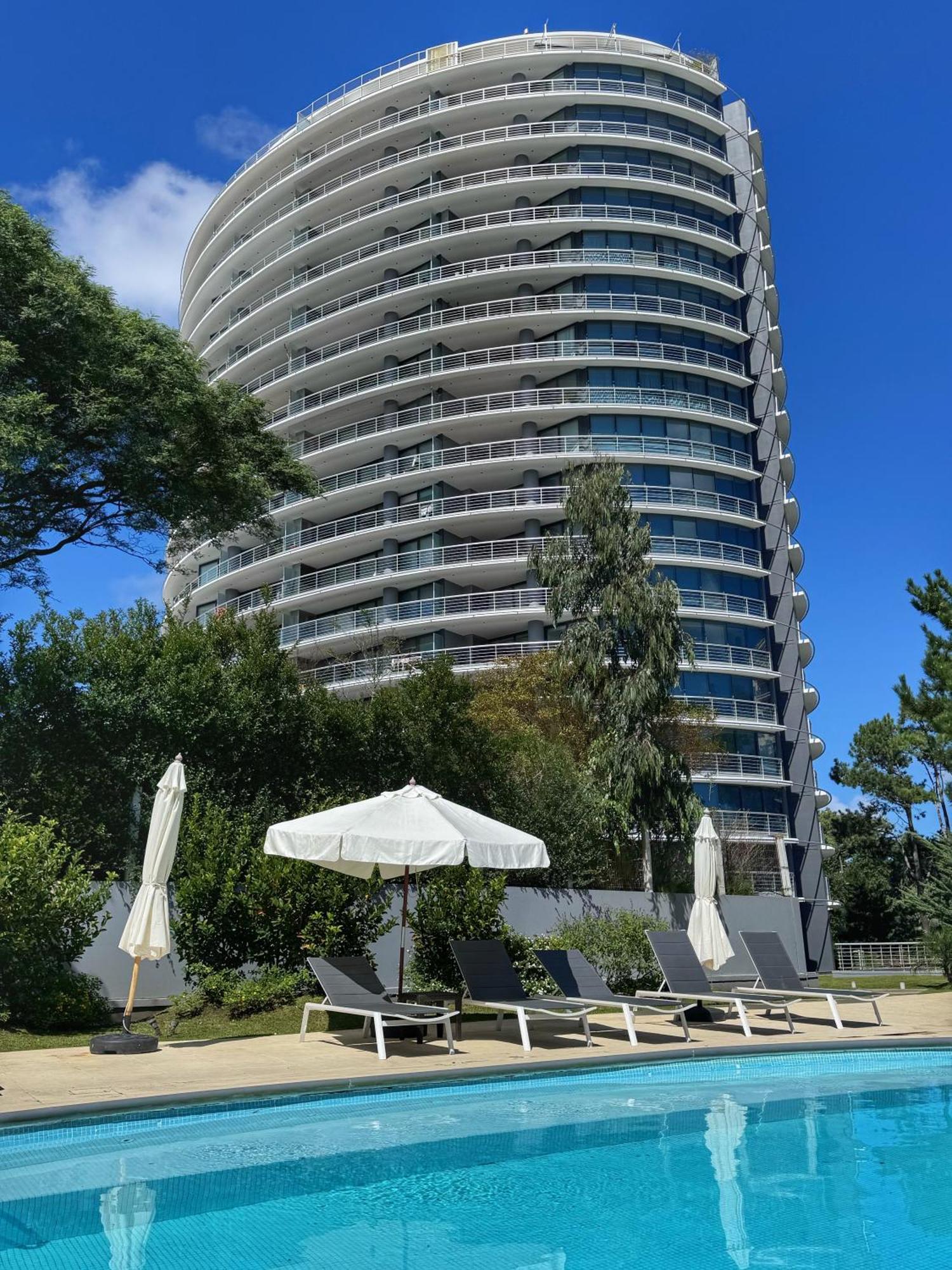 Apartamentos Torre Tressesenta Пунта дел Есте Екстериор снимка
