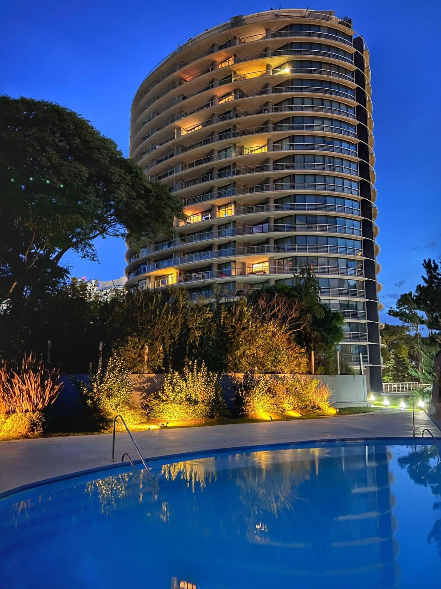 Apartamentos Torre Tressesenta Пунта дел Есте Екстериор снимка